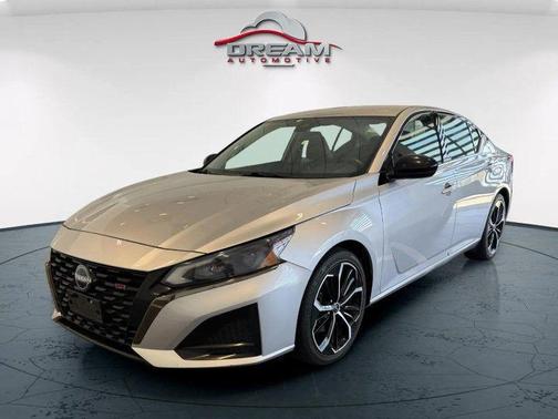 2023 Nissan Altima SR FWD