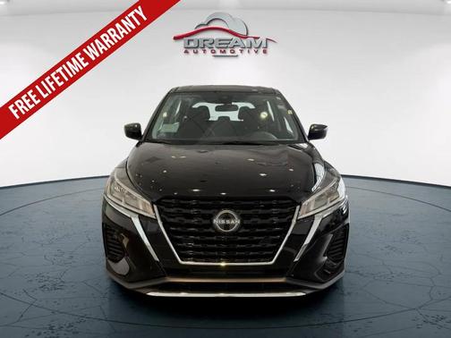Super Black 2025 Nissan Kicks S