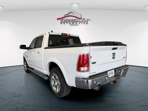 Bright White Clearcoat 2018 RAM 1500 Laramie