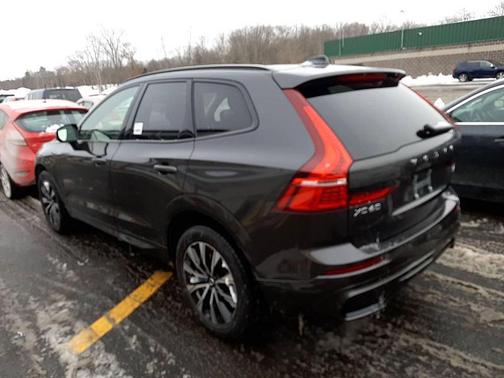 2025 Volvo XC60 B5 Plus
