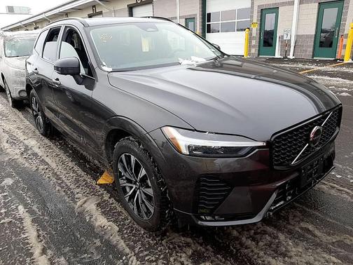 2025 Volvo XC60 B5 Plus