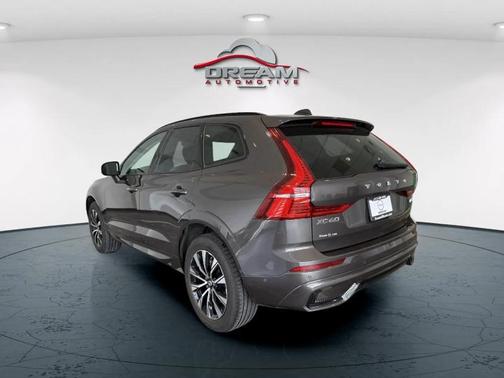 2025 Volvo XC60 B5 Plus