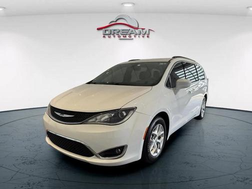 2020 Chrysler Pacifica Touring
