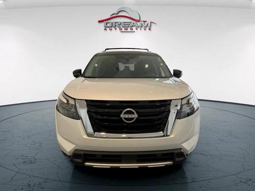 2025 Nissan Pathfinder Platinum 4WD