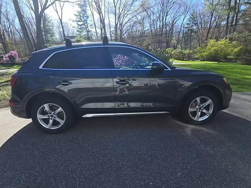 Manhattan Gray Metallic 2021 Audi Q5 45 Premium