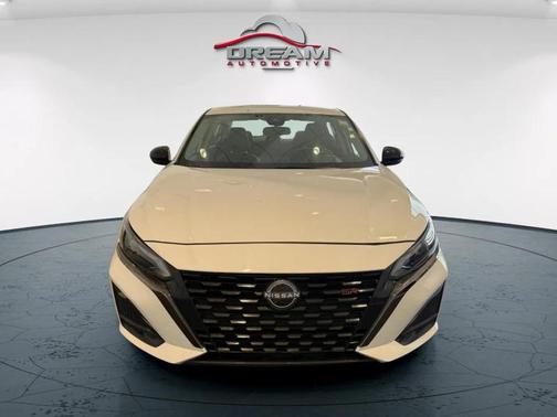 2023 Nissan Altima SR FWD