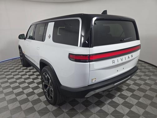 2023 Rivian R1S Adventure