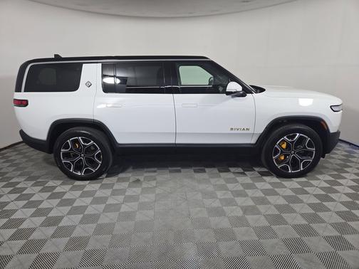 2023 Rivian R1S Adventure