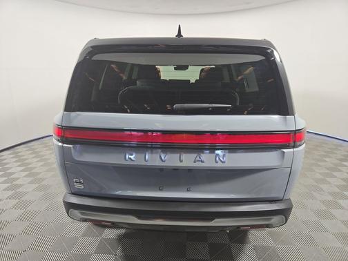 2024 Rivian R1S Adventure Package