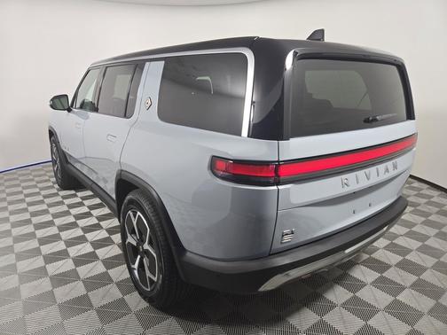 2024 Rivian R1S Adventure Package