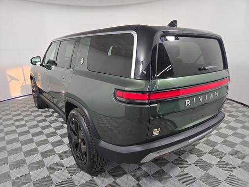 2024 Rivian R1S Adventure Quad Motor Large Pack