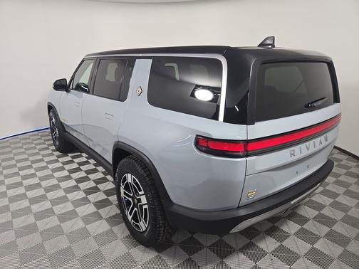 2023 Rivian R1S Adventure