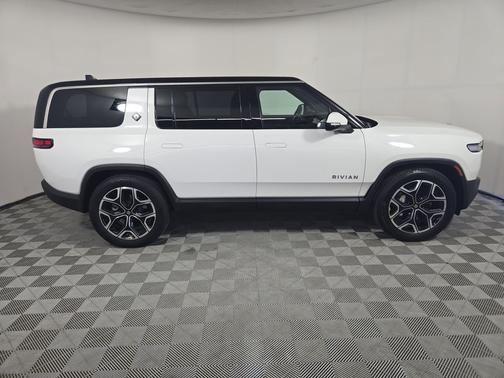 2025 Rivian R1S Adventure trim