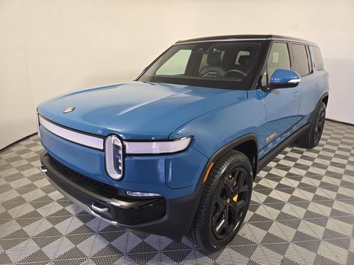 2024 Rivian R1S Adventure Quad Motor Large Pack