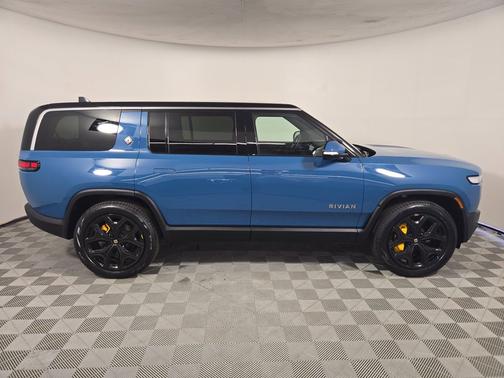 2024 Rivian R1S Adventure Quad Motor Large Pack
