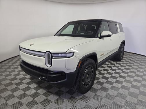 California Dune paint 2025 Rivian R1S Ascend trim