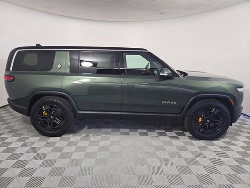 2023 Rivian R1S Adventure