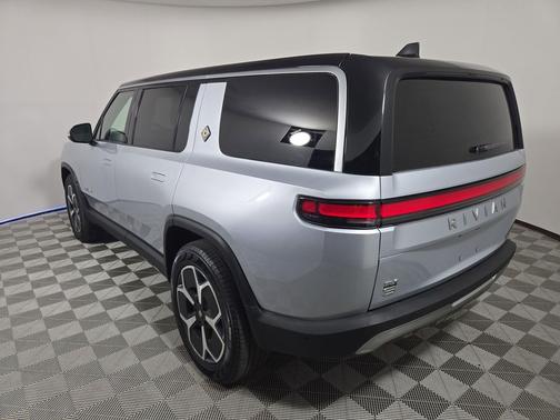 2024 Rivian R1S Adventure Package