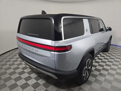 2024 Rivian R1S Adventure Package