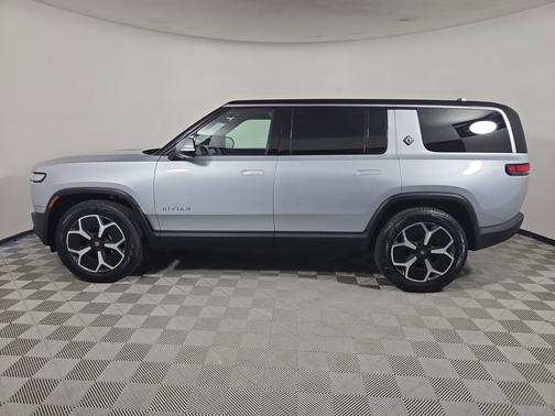 2024 Rivian R1S Adventure Package
