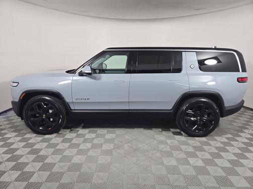 Limestone 2024 Rivian R1S Adventure Package