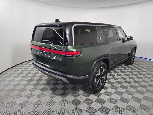 2024 Rivian R1S Adventure Package