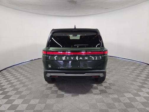 2024 Rivian R1S Adventure Package