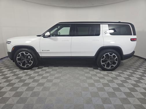 2025 Rivian R1S Adventure trim
