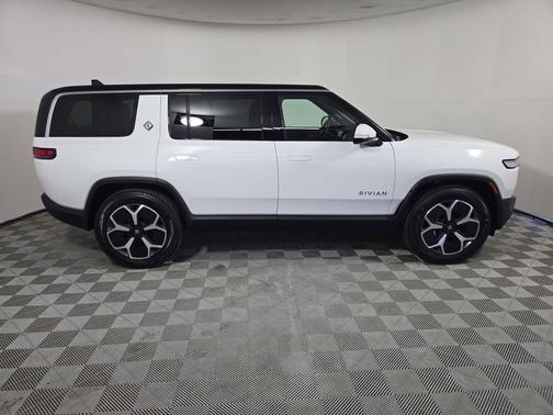 2024 Rivian R1S Adventure Package