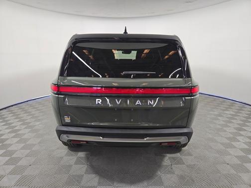 Launch Green 2023 Rivian R1S Launch Edition