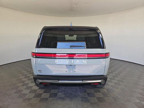 2024 Rivian R1S Adventure Package