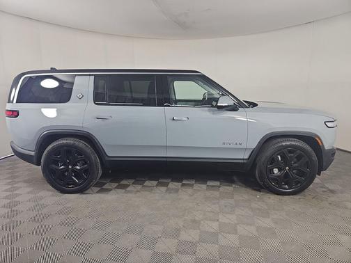 2024 Rivian R1S Adventure Package