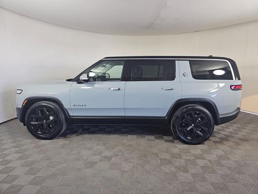 2024 Rivian R1S Adventure Package