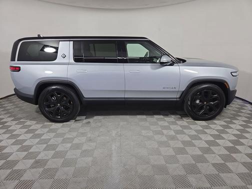 LA Silver 2024 Rivian R1S Adventure Package