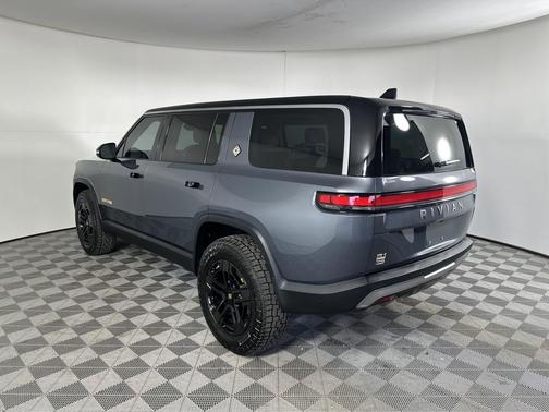 2023 Rivian R1S Adventure