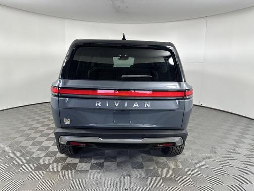 2023 Rivian R1S Adventure