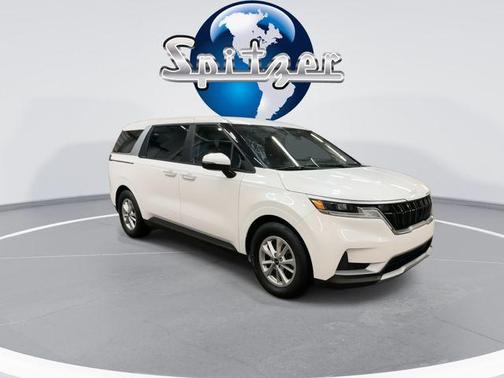 2024 Kia Carnival LX