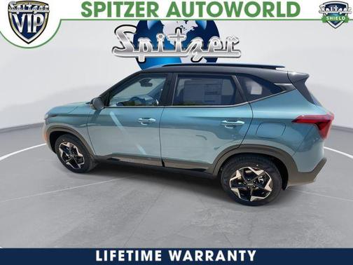 Blue / Black 2026 Kia Seltos S
