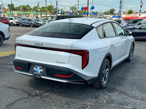 2025 Kia K4 LXS