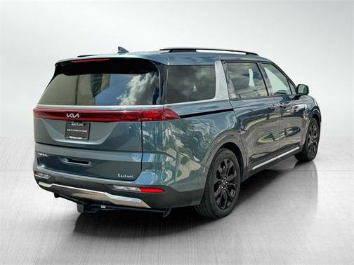 2023 Kia Carnival SX