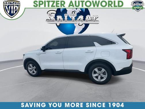Glacial White Pearl 2022 Kia Sorento LX