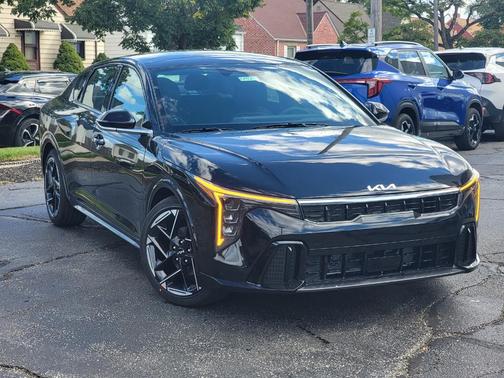 2025 Kia K4 GT-Line