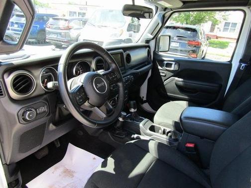 Photo 4 of 34 of 2021 Jeep Wrangler Unlimited Sport