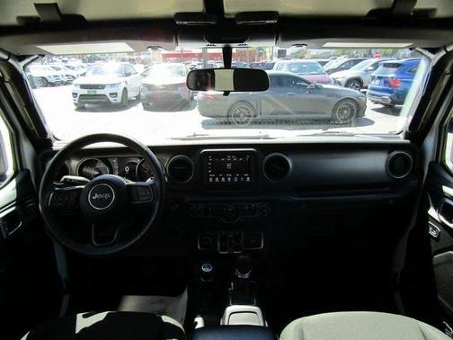 Photo 5 of 34 of 2021 Jeep Wrangler Unlimited Sport