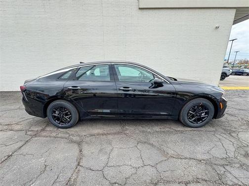 2025 Kia K5 LXS