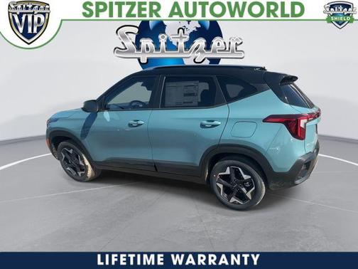 Blue / Black 2026 Kia Seltos S