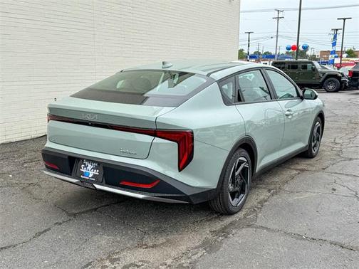 2025 Kia K4 EX