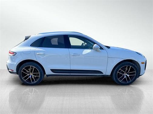 2023 Porsche Macan T