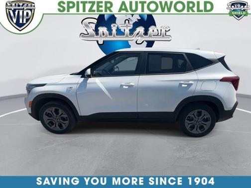 Snow White Pearl 2024 Kia Seltos LX