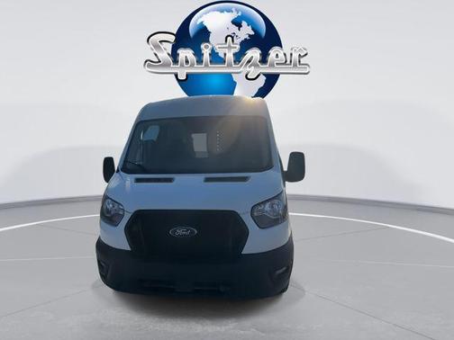 Oxford White 2022 Ford Transit-250